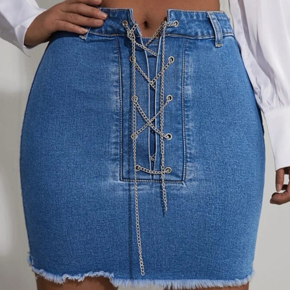 27 Waist lace up skirt (with chain)